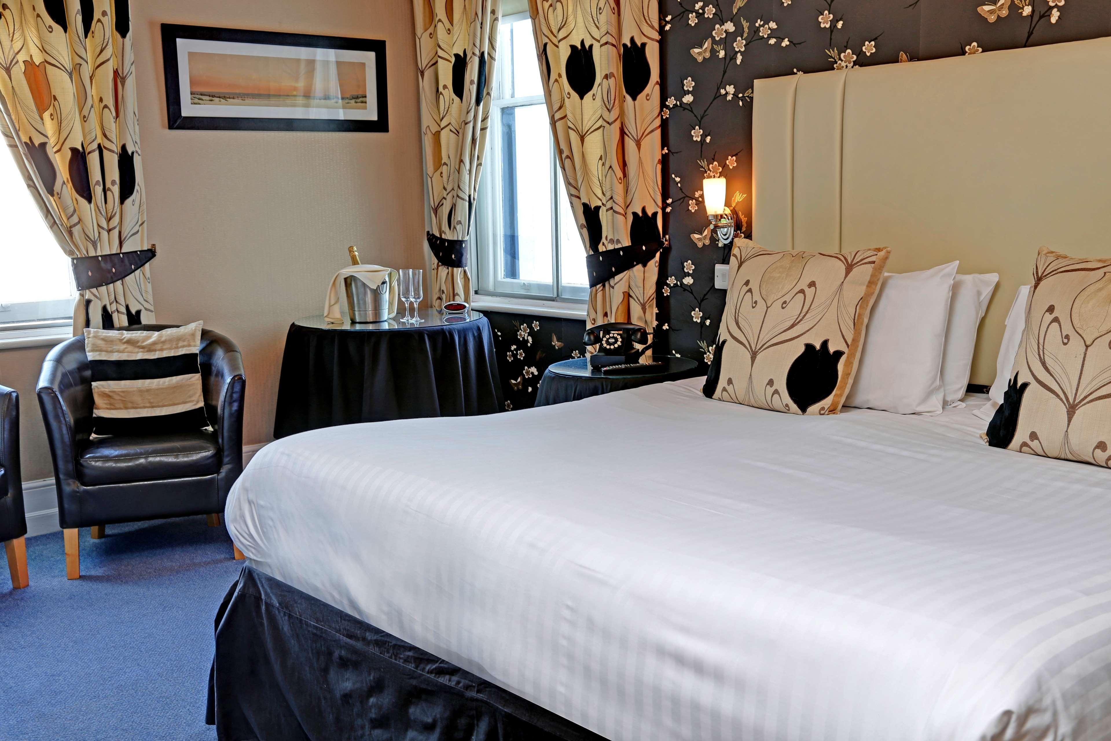 Best Western New Holmwood Hotel คาวส์ ภายนอก รูปภาพ